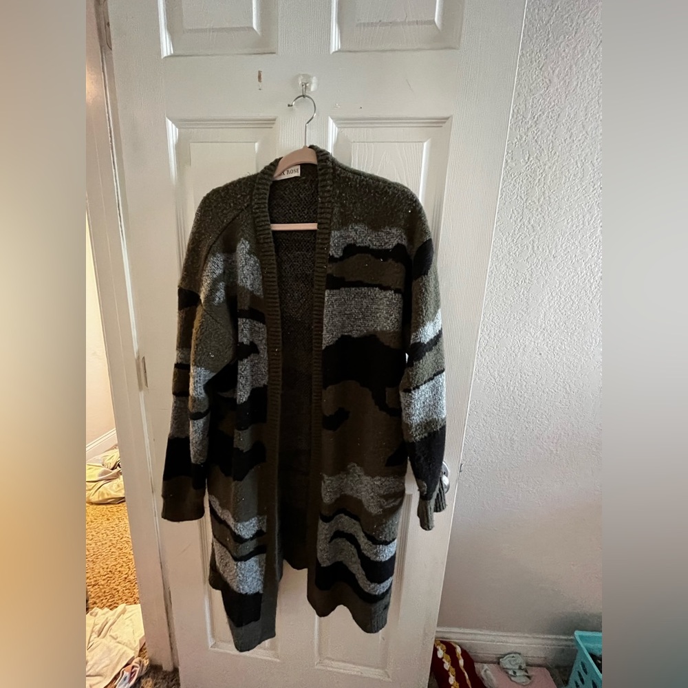 Knox rose camo sweater xxl